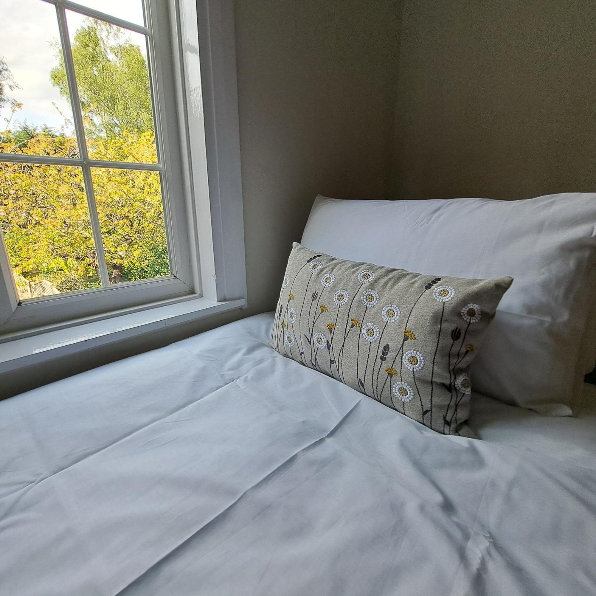 Generous 3 Bed In The Heart Of The Village Huntingdon Ngoại thất bức ảnh