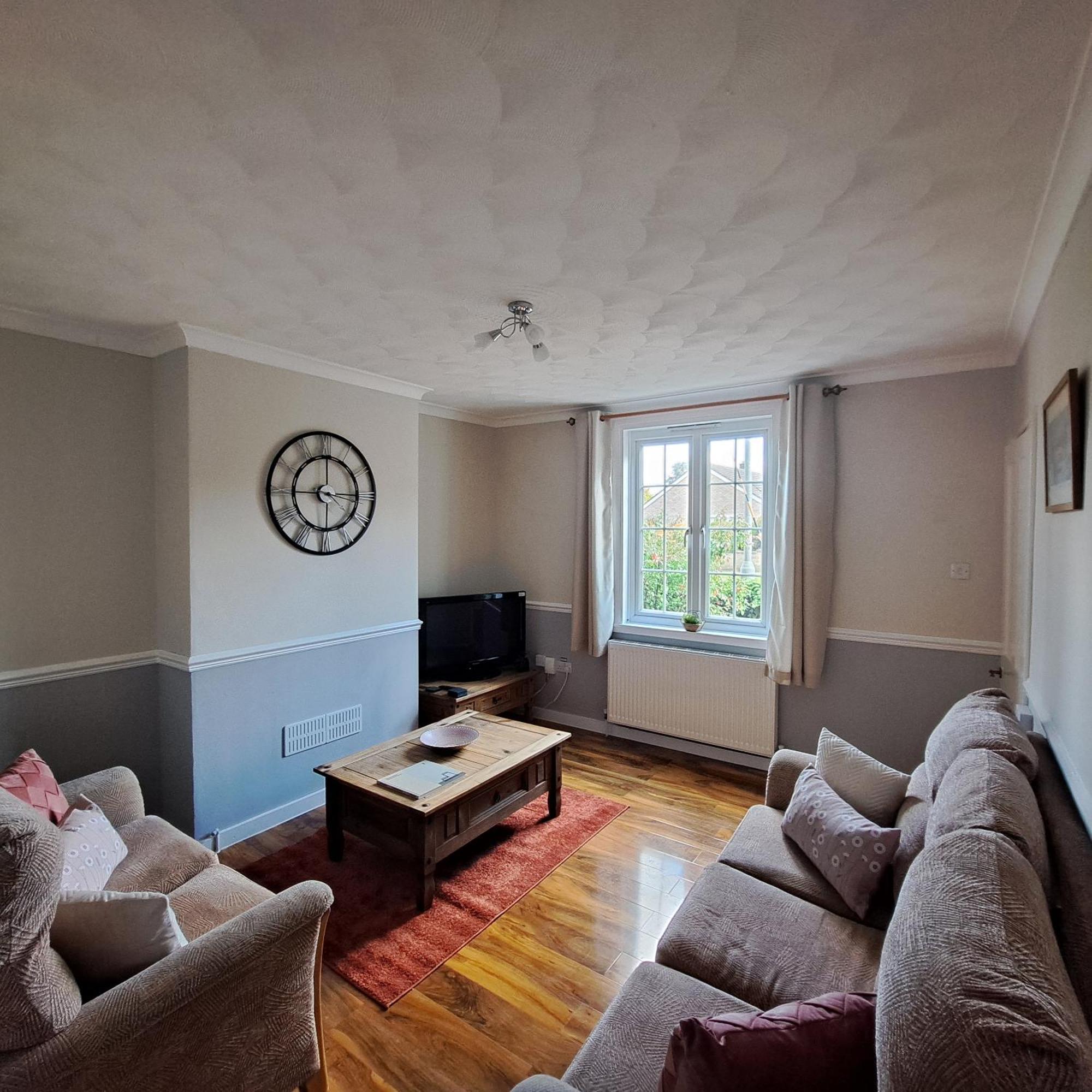 Generous 3 Bed In The Heart Of The Village Huntingdon Ngoại thất bức ảnh